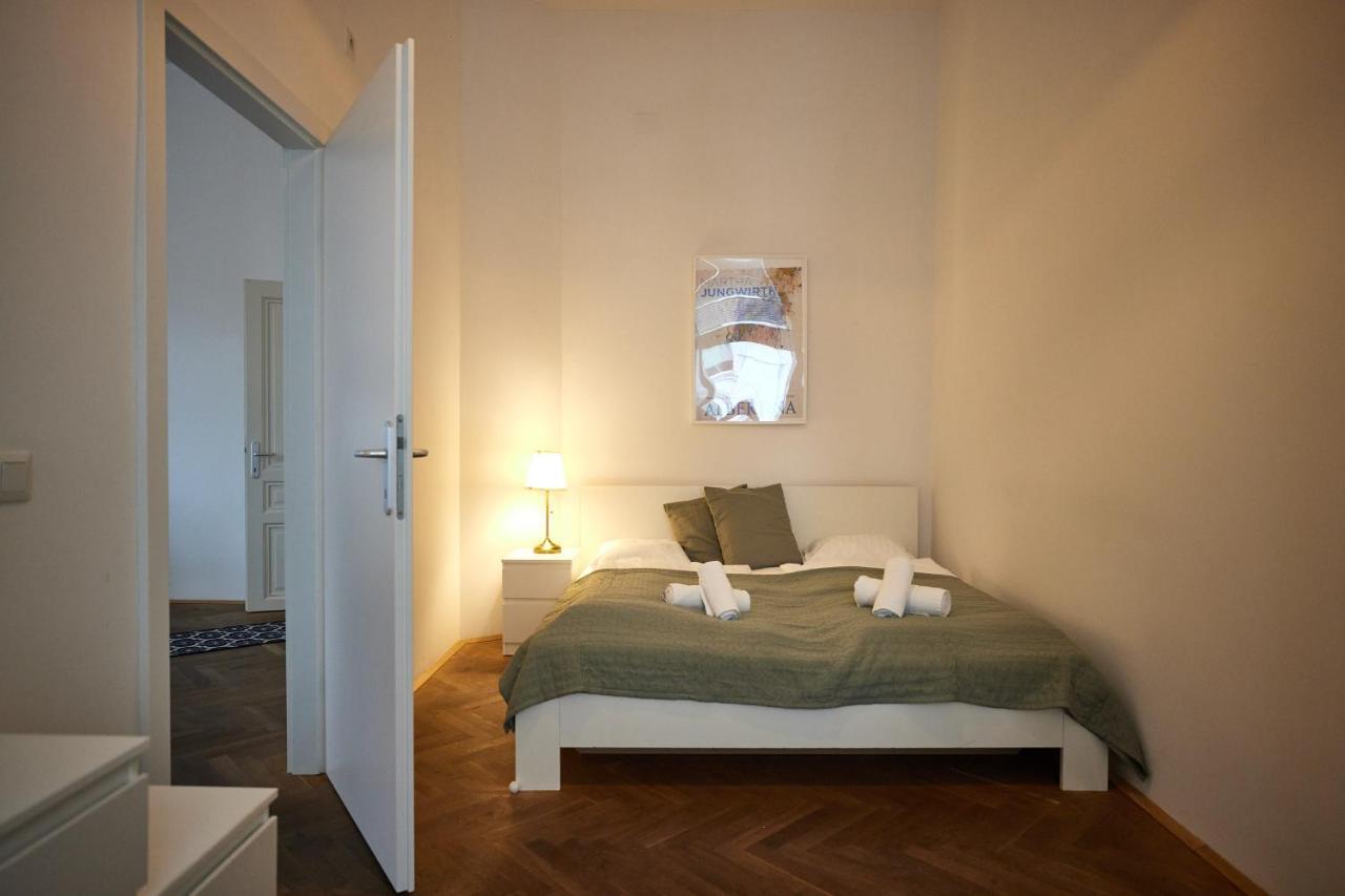 Beautiful Restored - Close To Metro - II Wien Exteriör bild