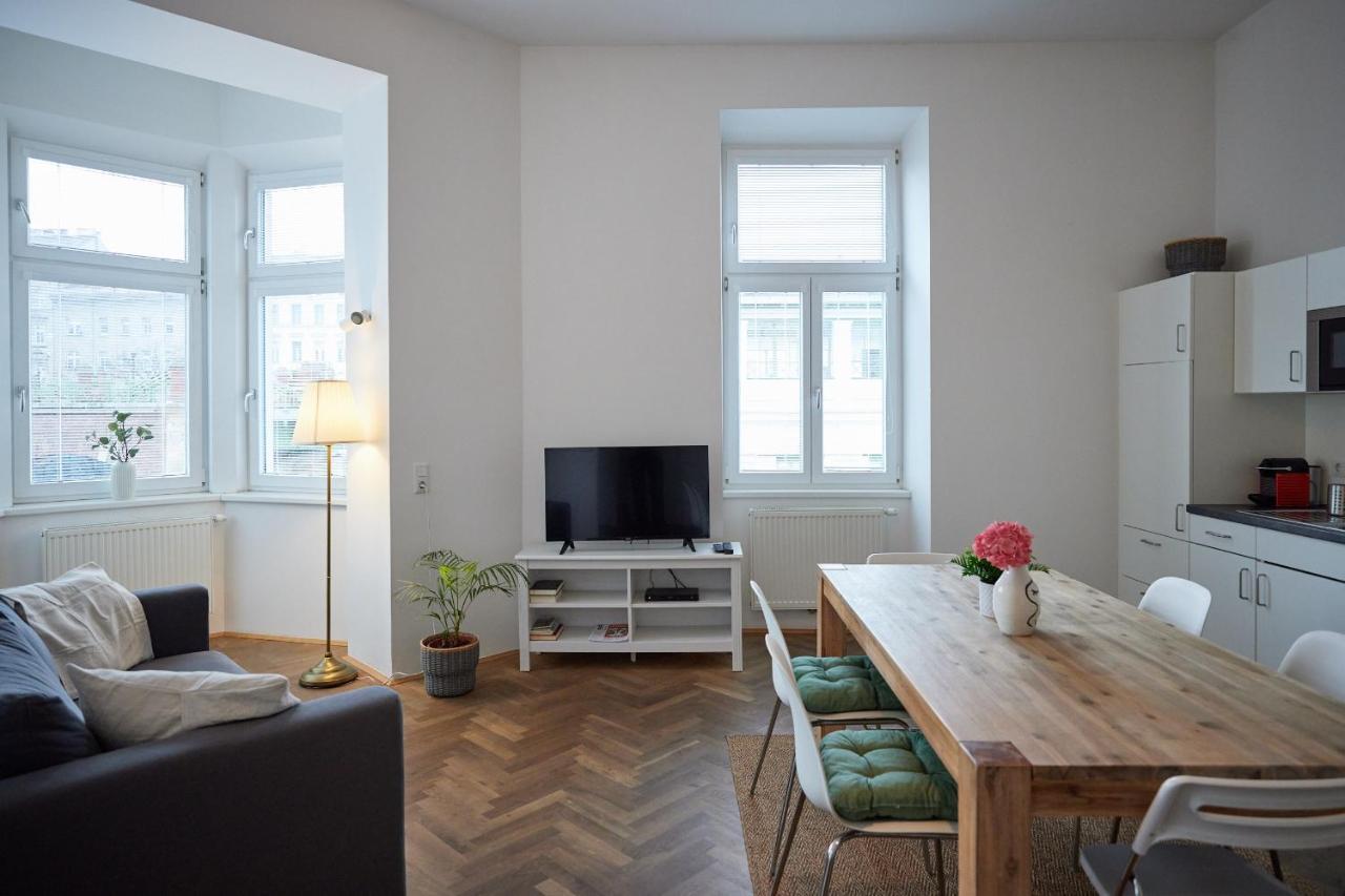 Beautiful Restored - Close To Metro - II Wien Exteriör bild