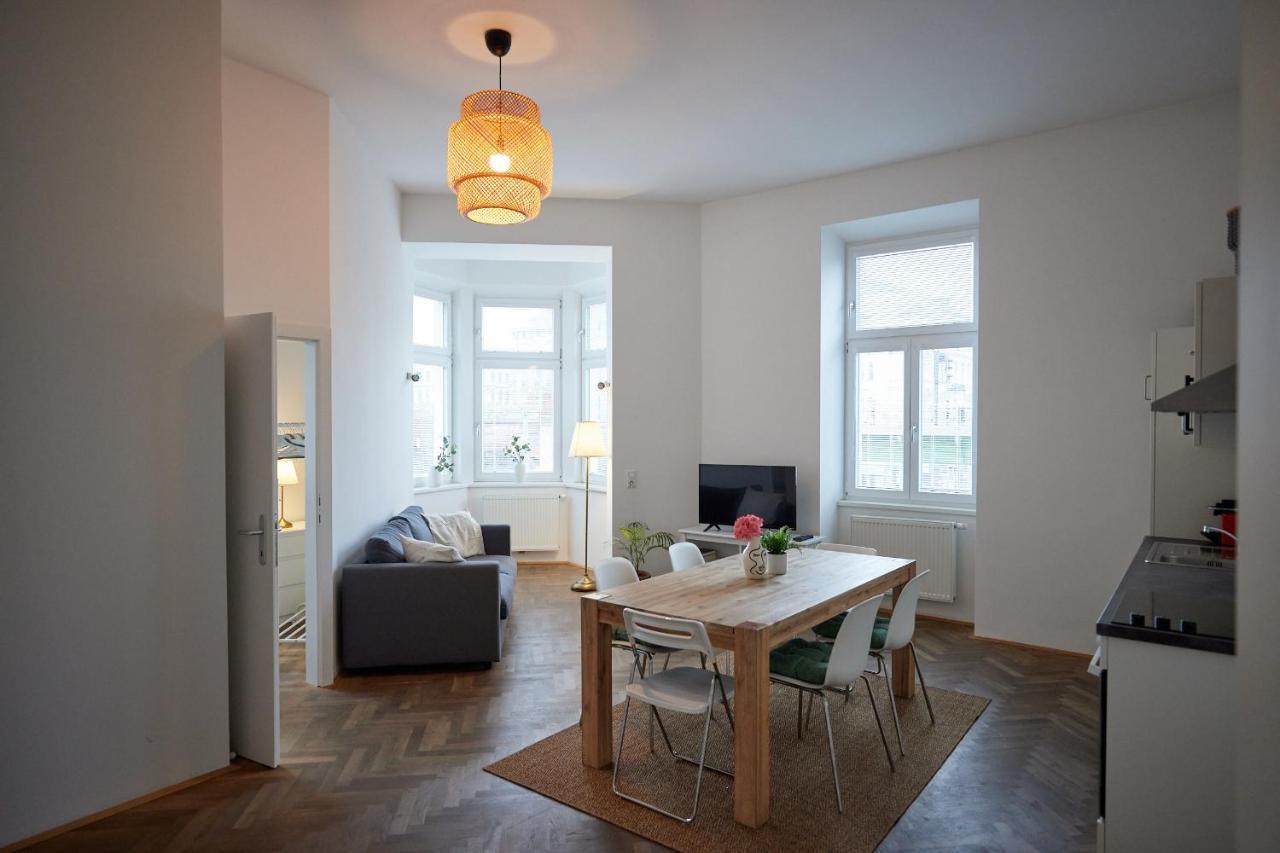 Beautiful Restored - Close To Metro - II Wien Exteriör bild